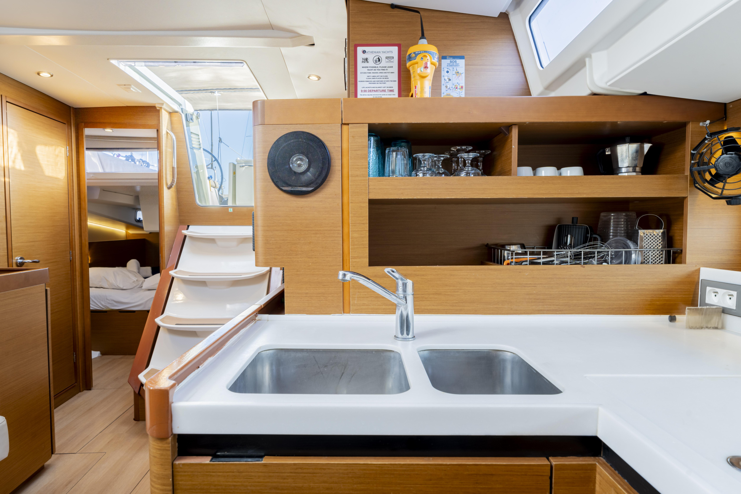 Sun Odyssey 490 4 cabins — photo 5