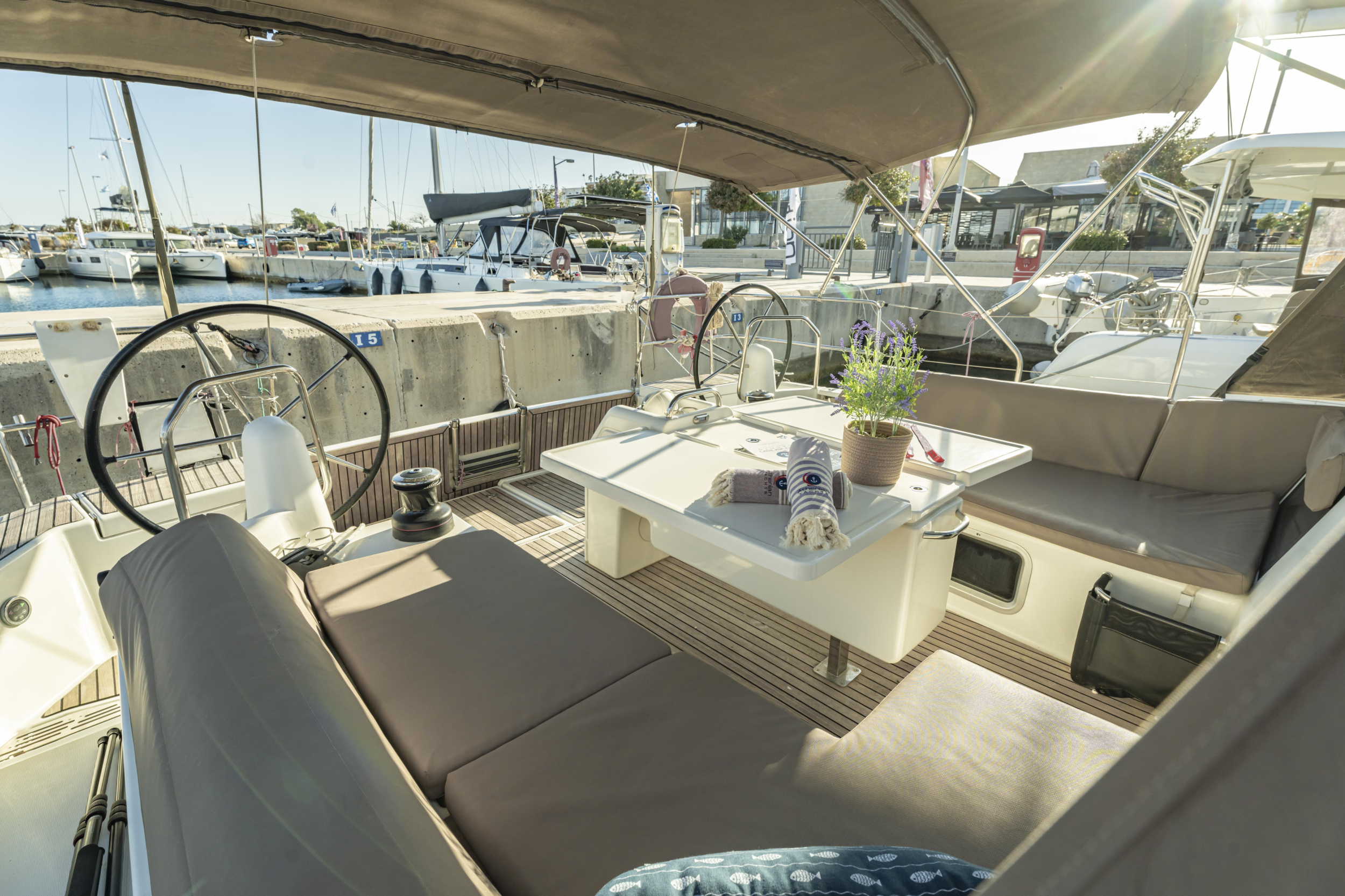 Sun Odyssey 490 4 cabins — photo 10