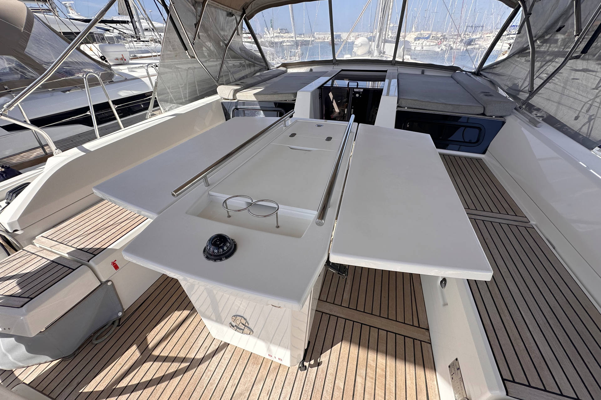 Oceanis 51.1 — photo 18