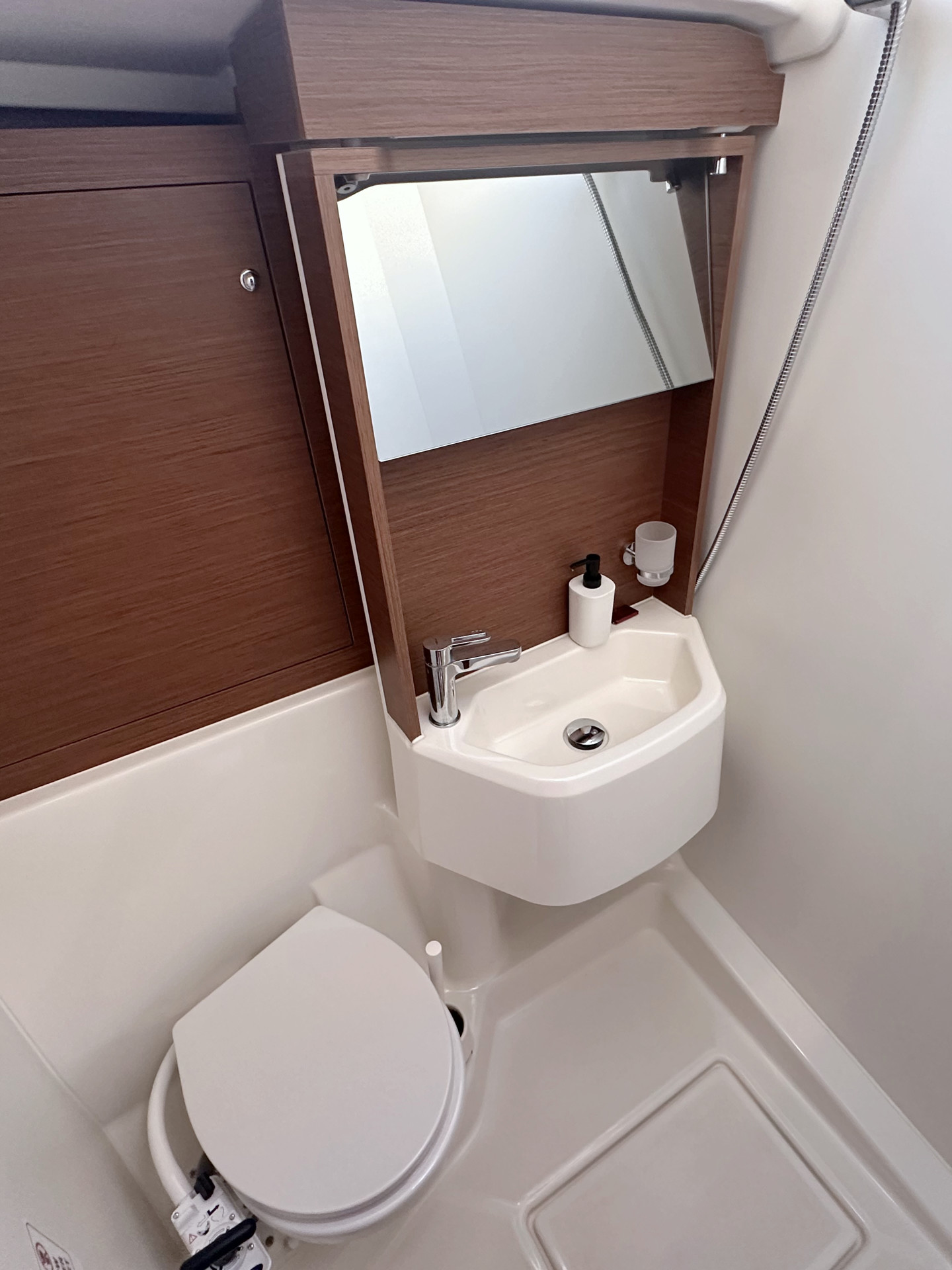 Oceanis 51.1 — photo 30