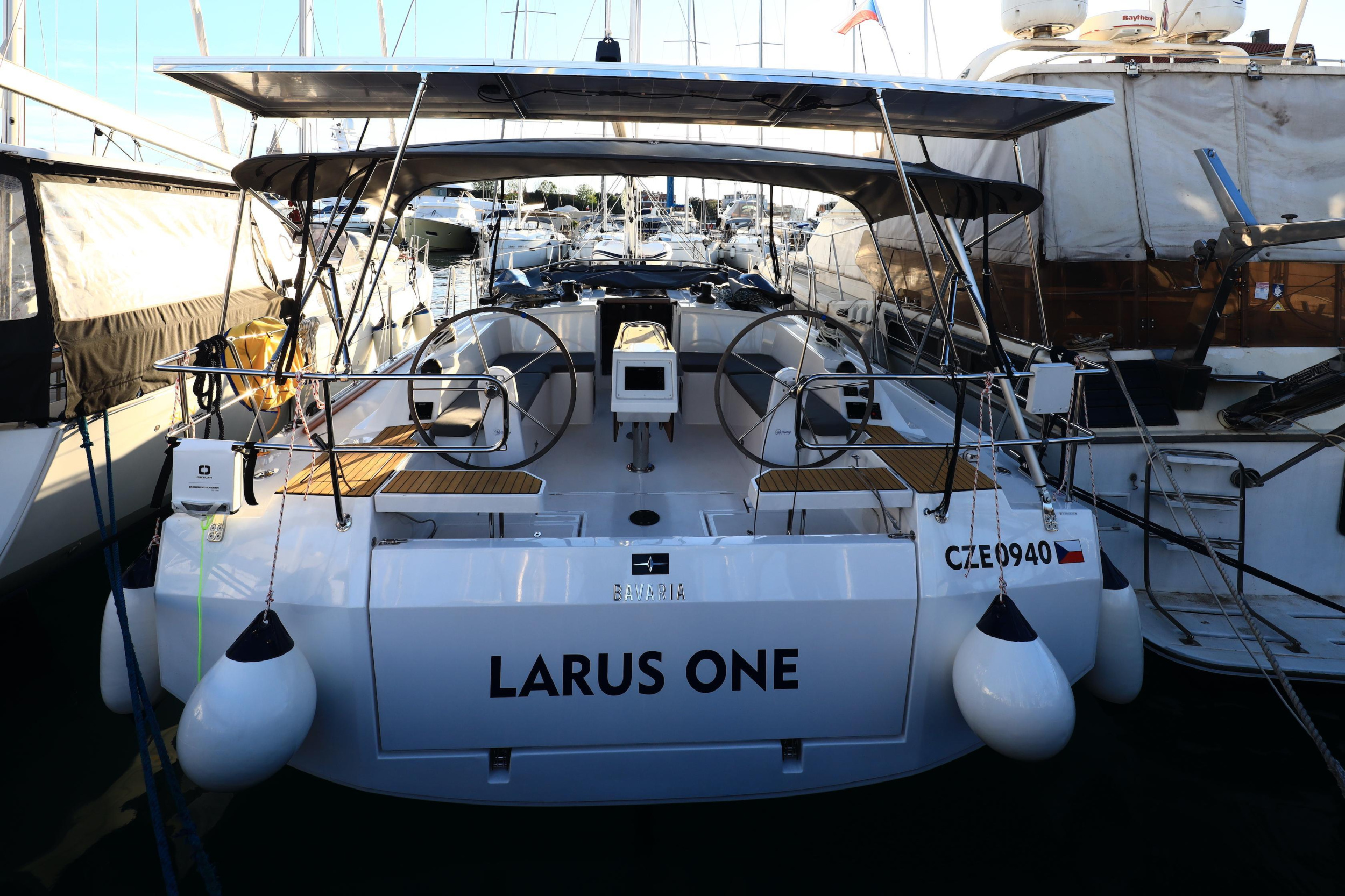 Bavaria C42 — photo 4