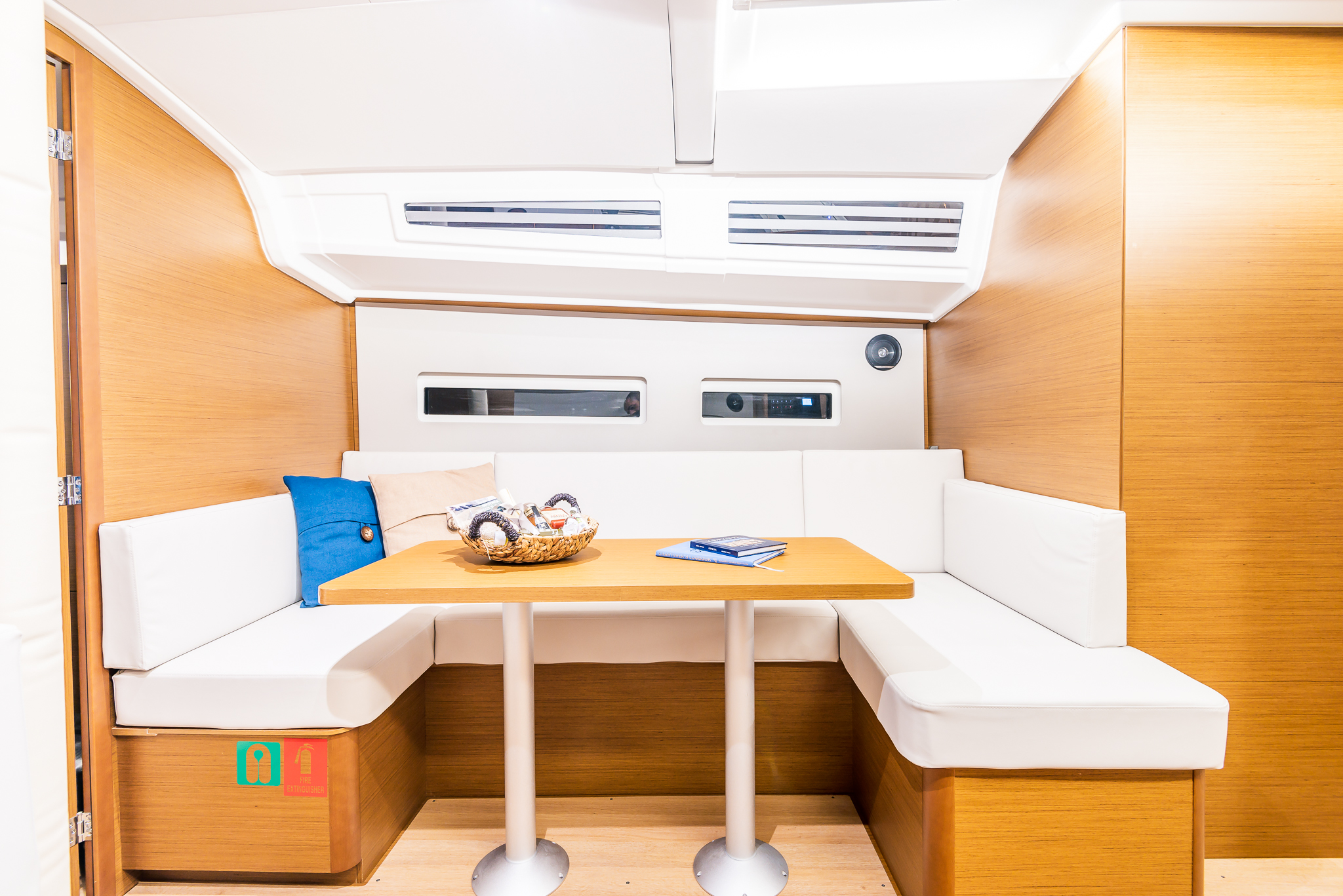 Sun Odyssey 410 — photo 23