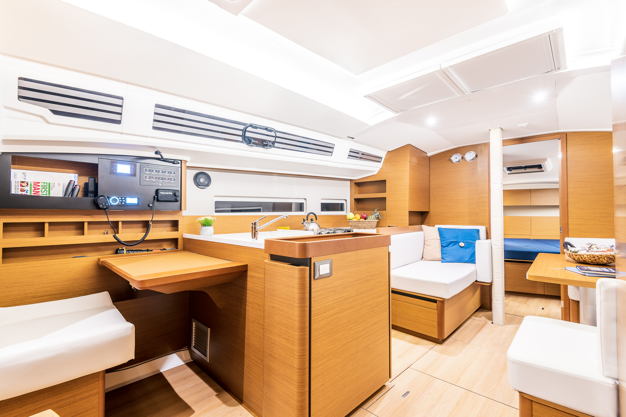 Sun Odyssey 410 — photo 6