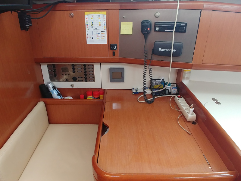 Oceanis 40 — photo 9