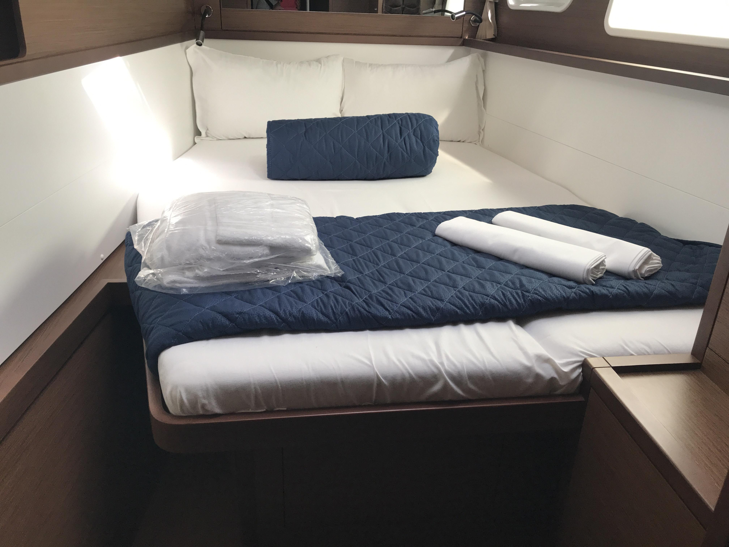 Lagoon 450F — photo 10