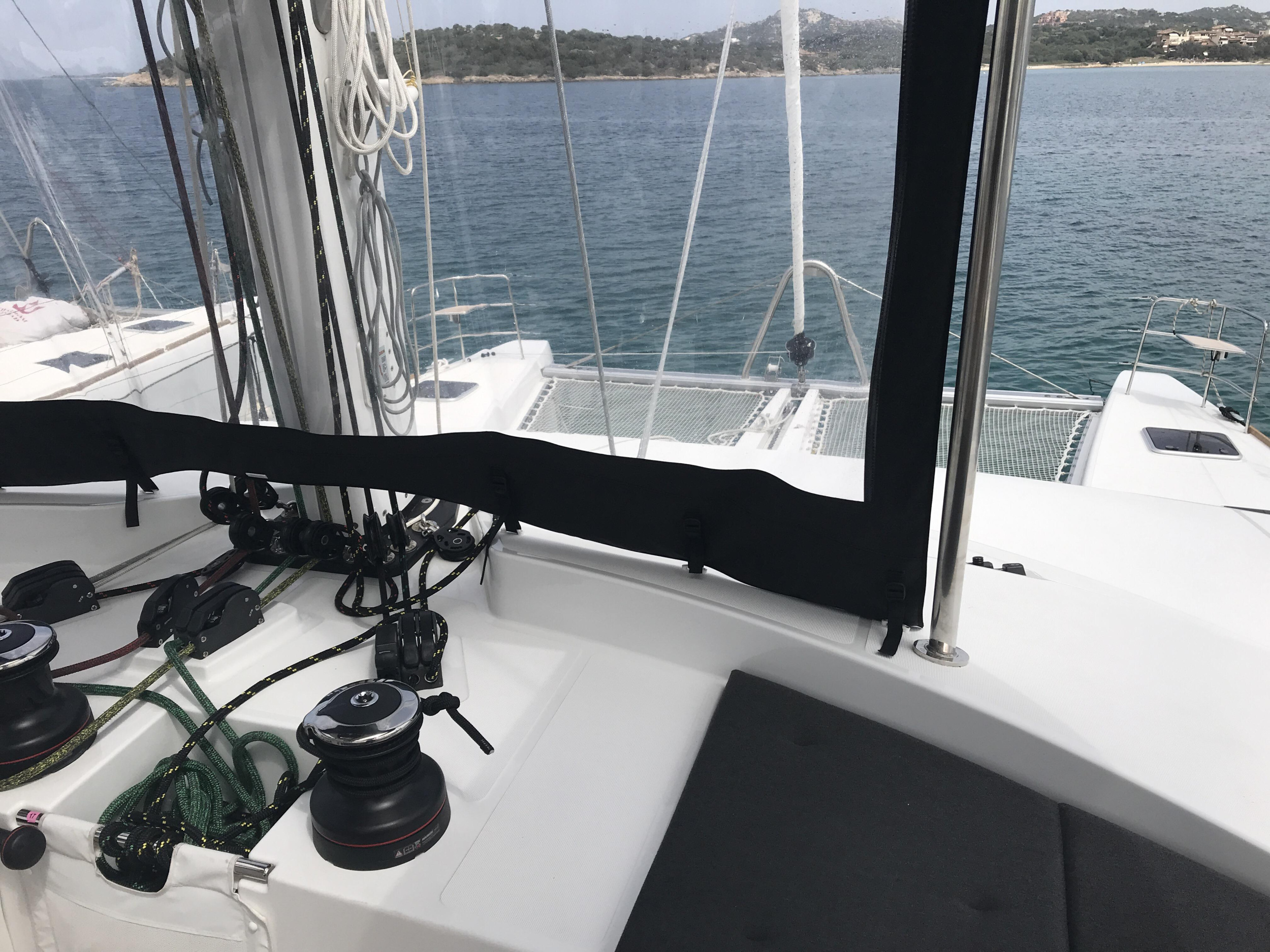 Lagoon 52F - 6 cab — photo 12