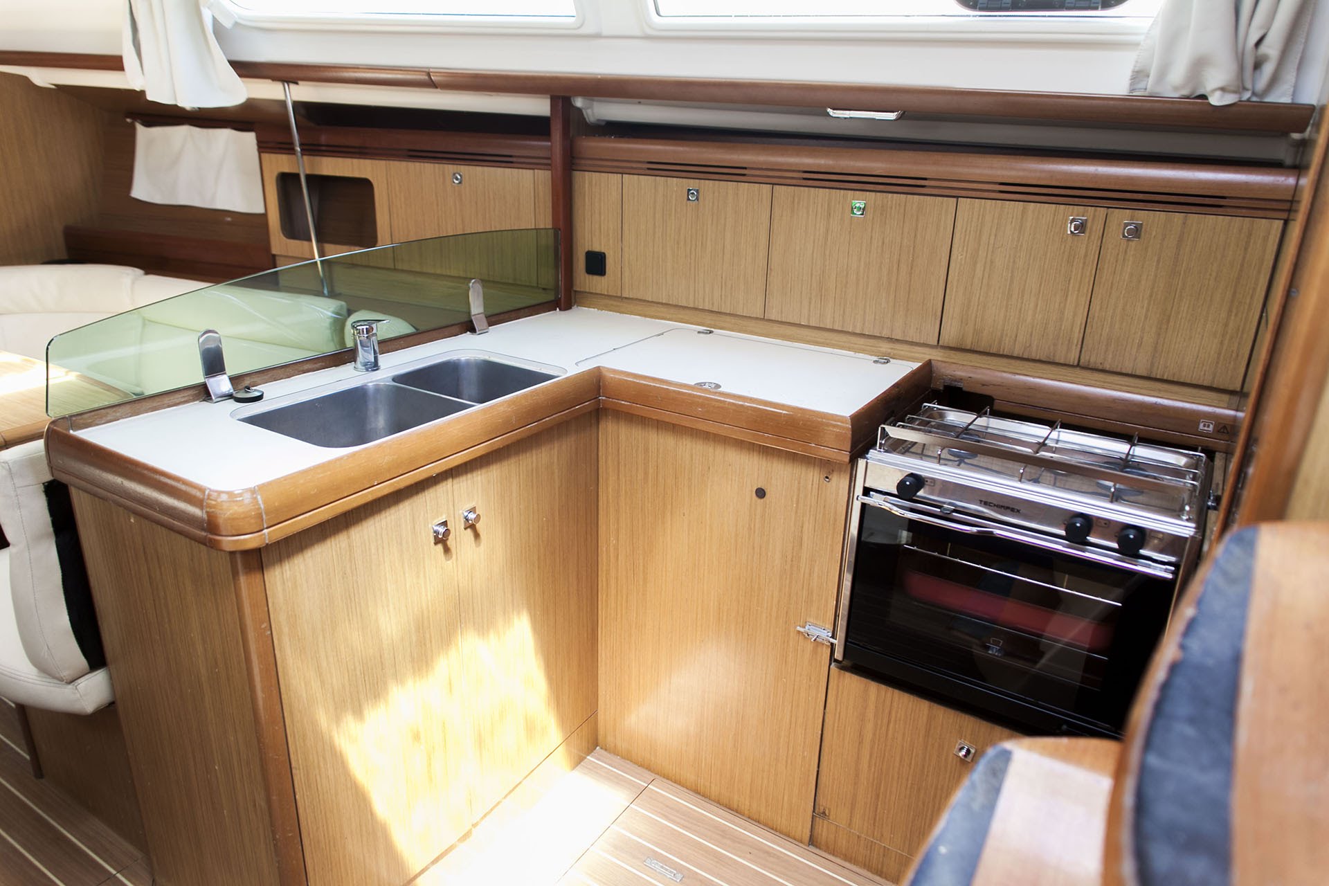 Sun Odyssey 36i — photo 7
