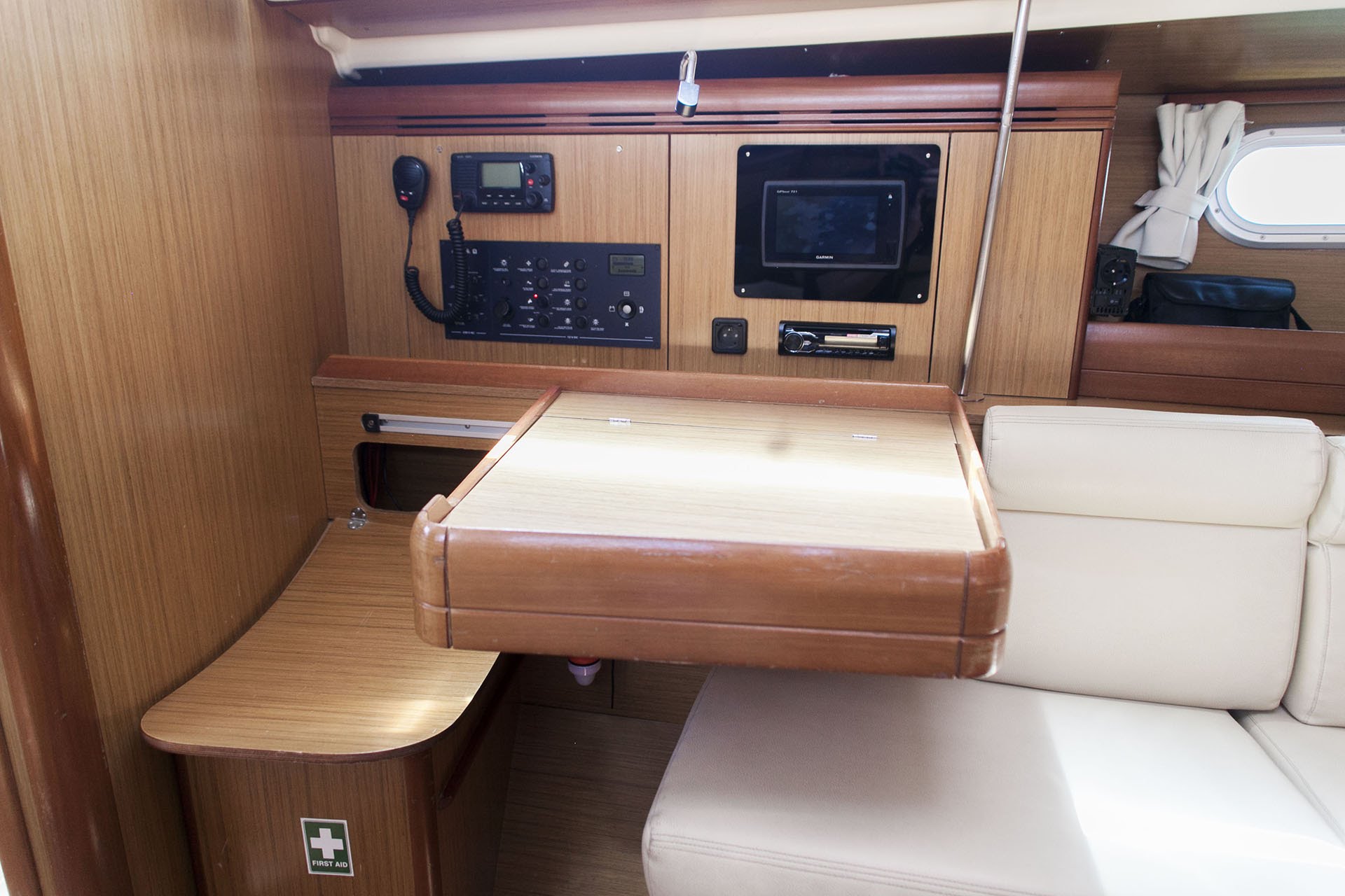 Sun Odyssey 36i — photo 8