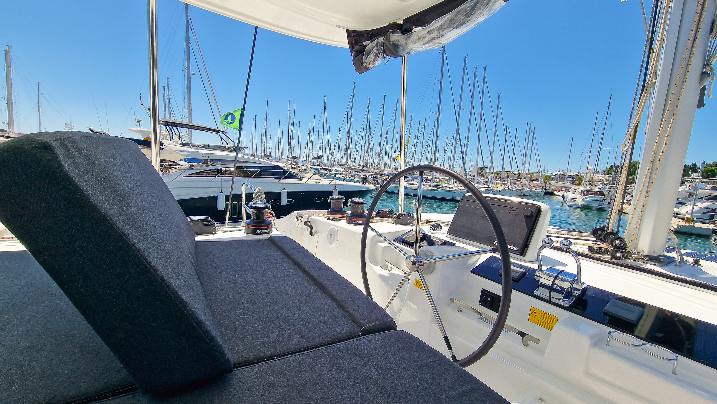 Lagoon 46 — photo 17