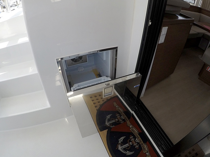 Lagoon 42 — photo 2
