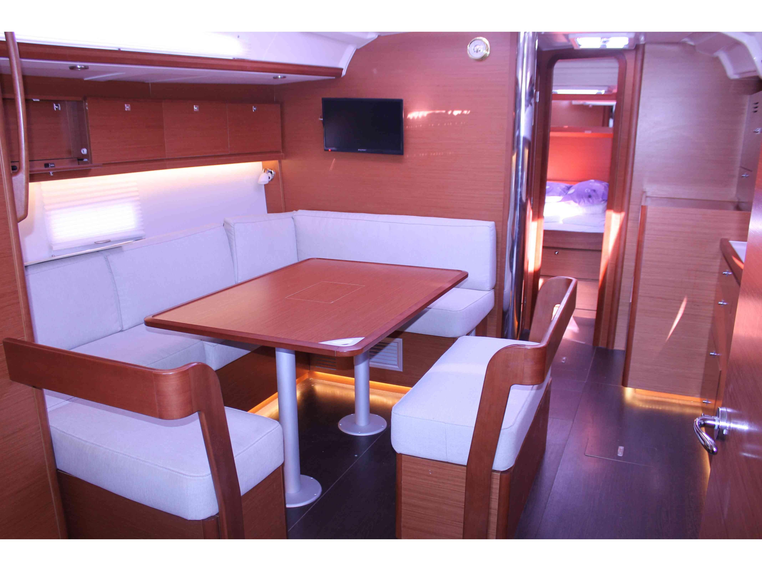 Dufour 430 Grand Large — photo 10