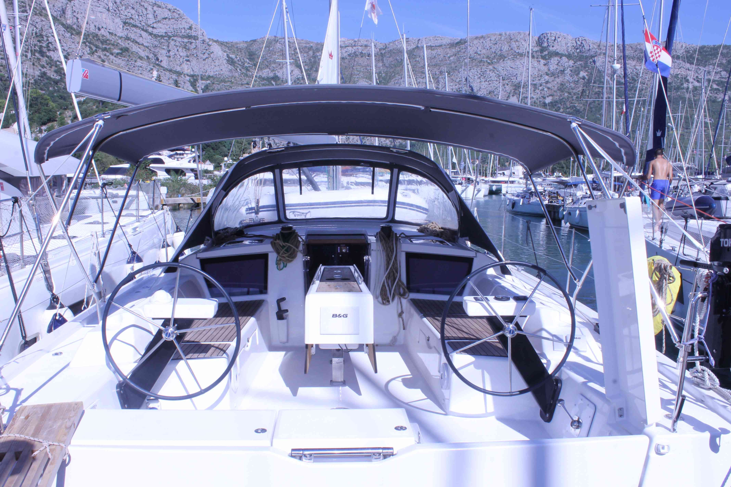 Dufour 430 Grand Large — photo 3