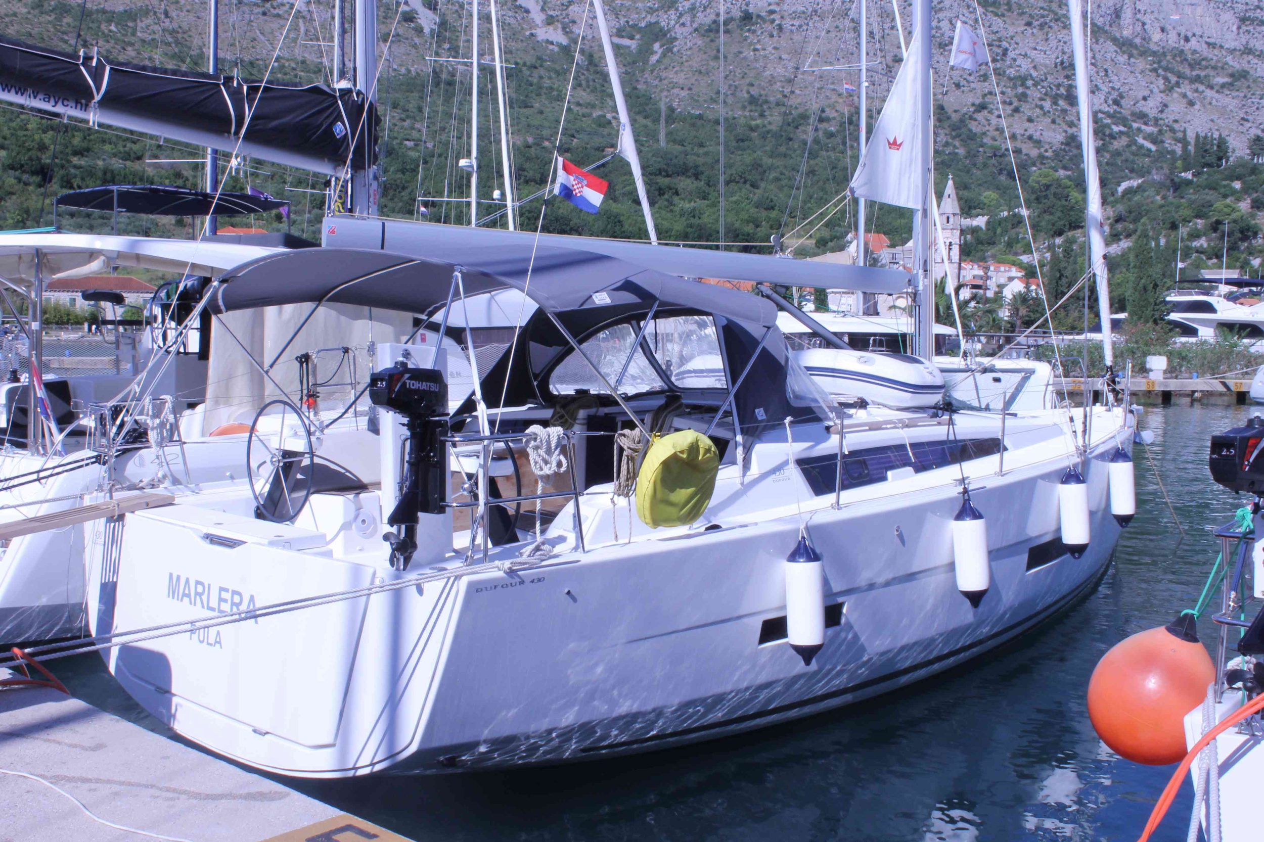 Dufour 430 Grand Large — photo 20
