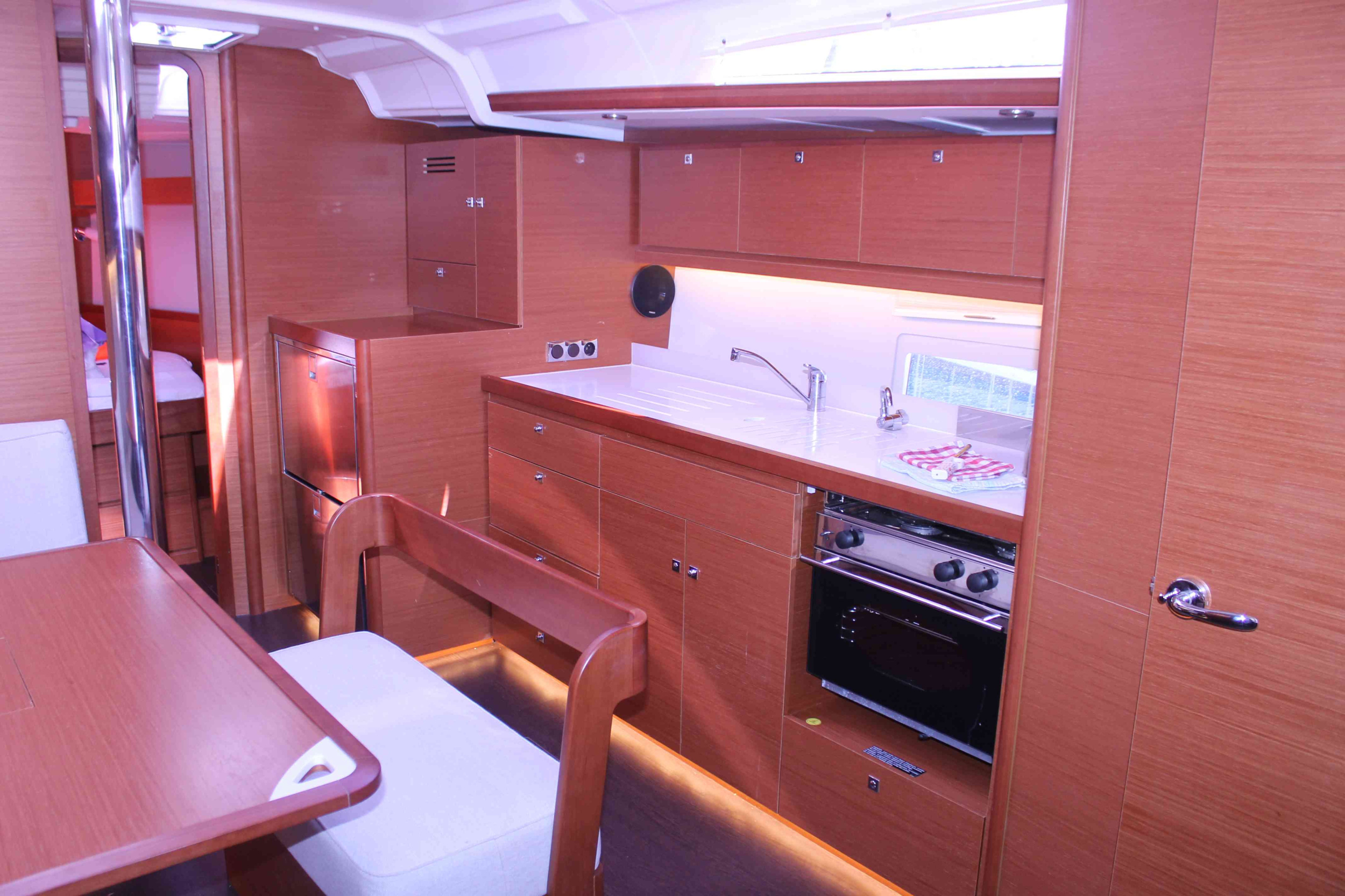 Dufour 430 Grand Large — photo 6