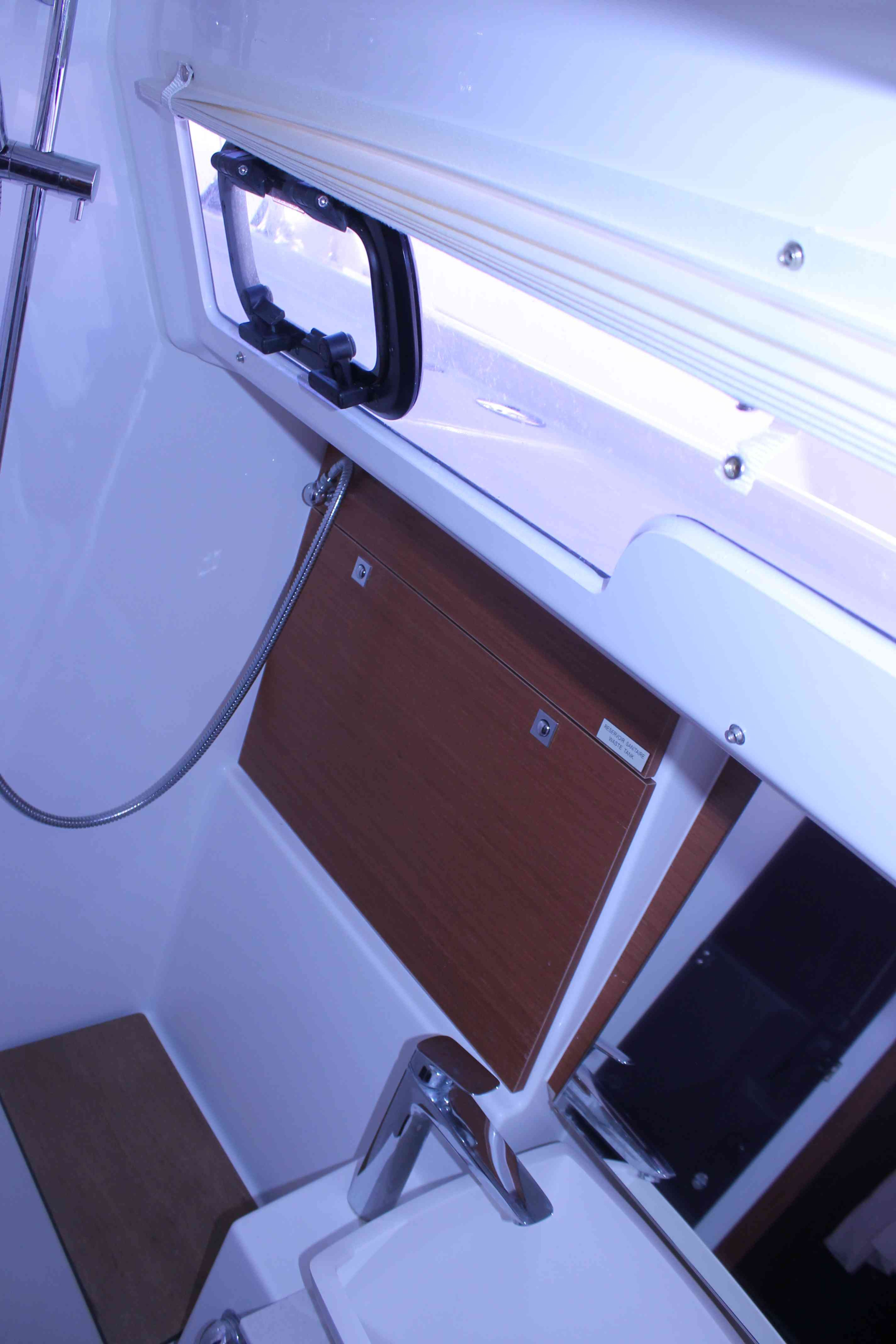Dufour 430 Grand Large — photo 22