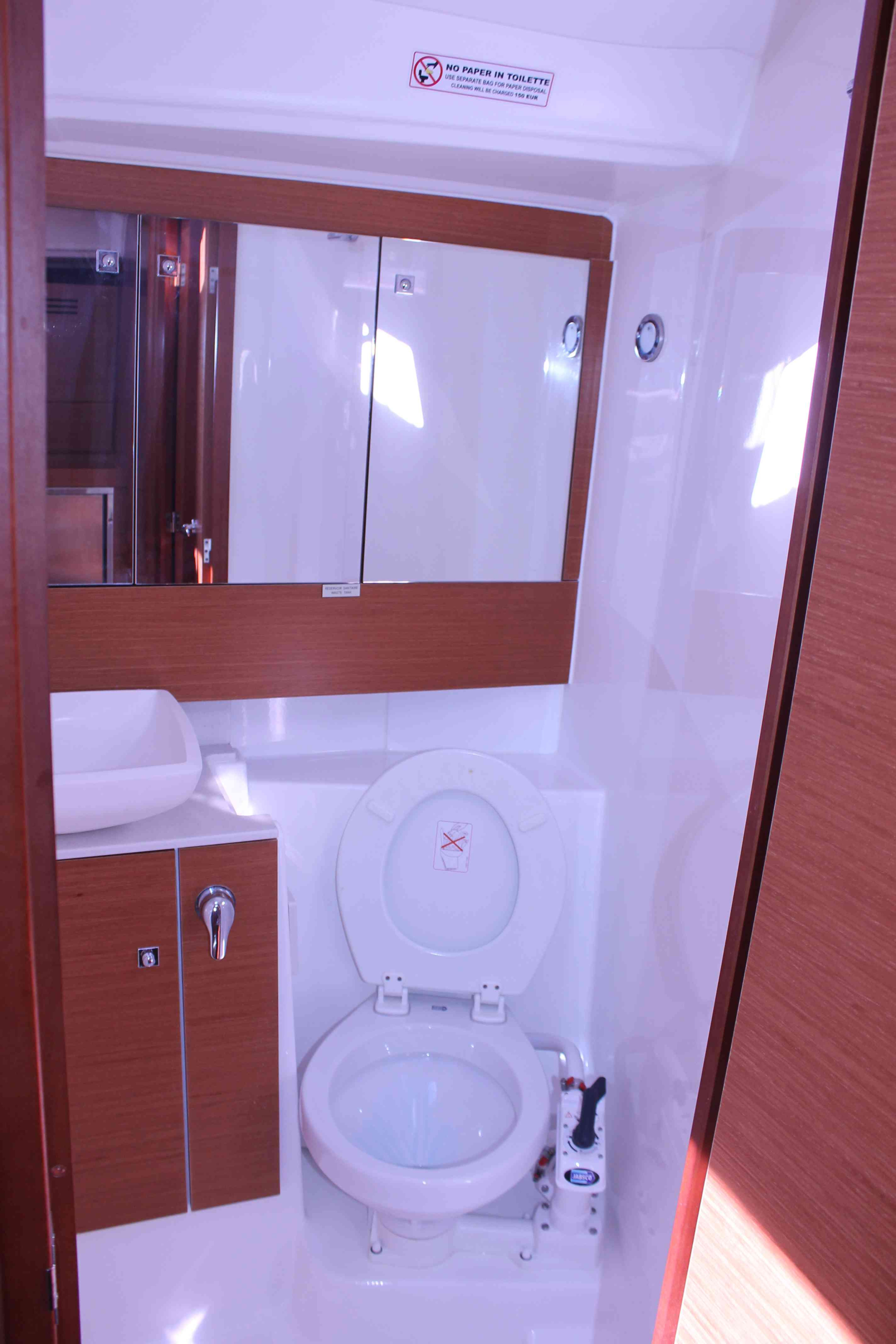 Dufour 430 Grand Large — photo 17