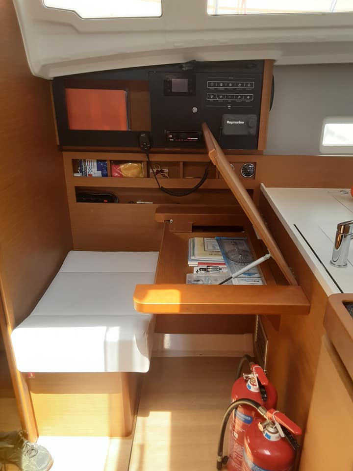 Sun Odyssey 410 — photo 2