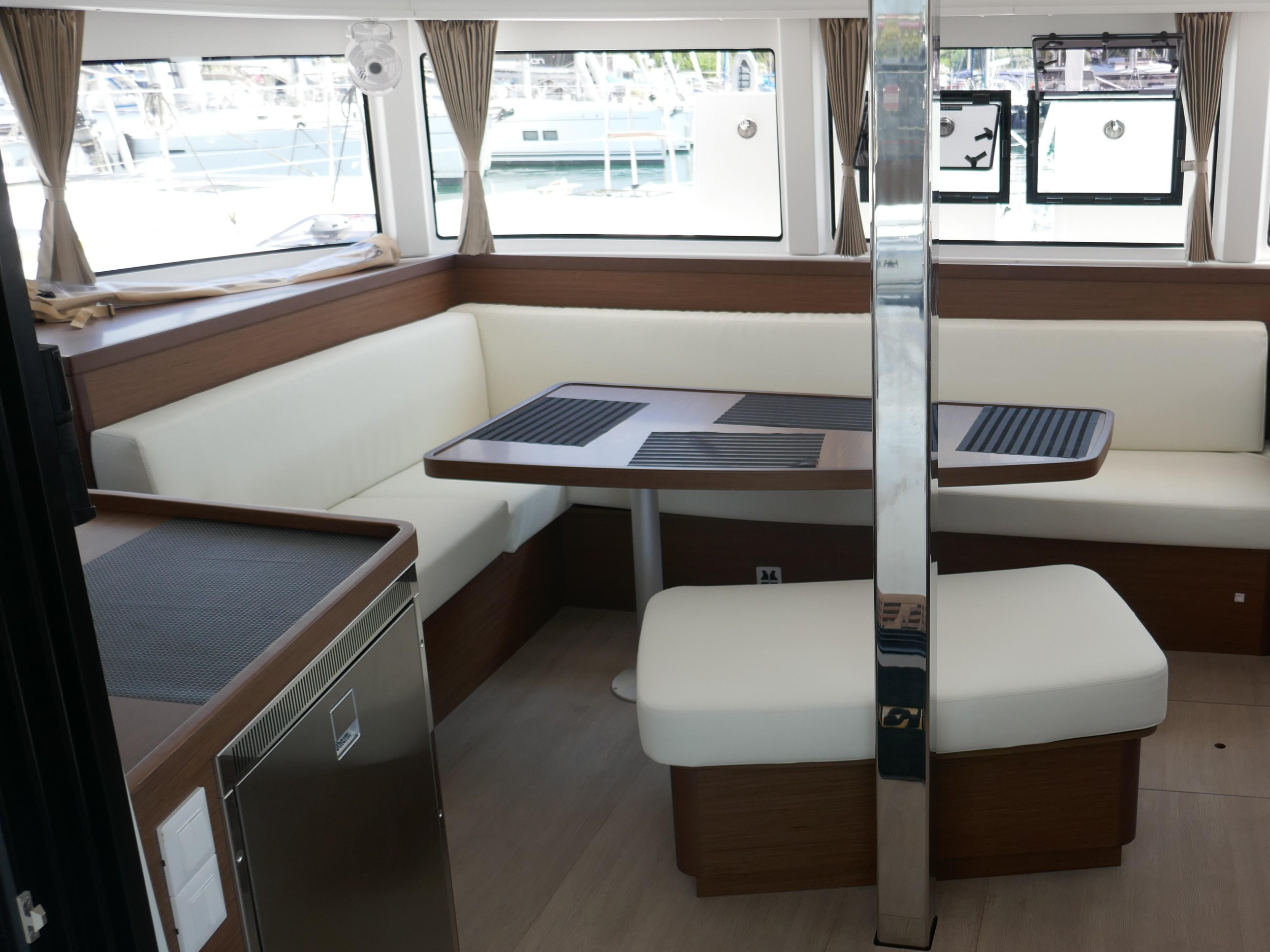 Lagoon 42 — photo 12