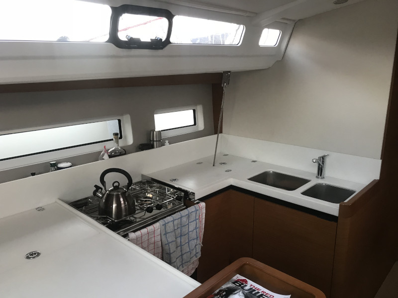 Sun Odyssey 440 — photo 2