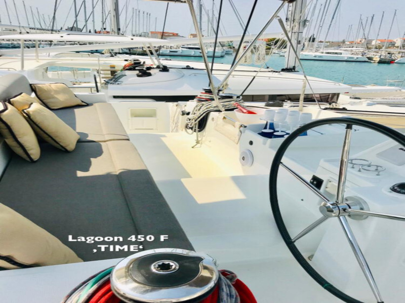 Lagoon 450 F — photo 11