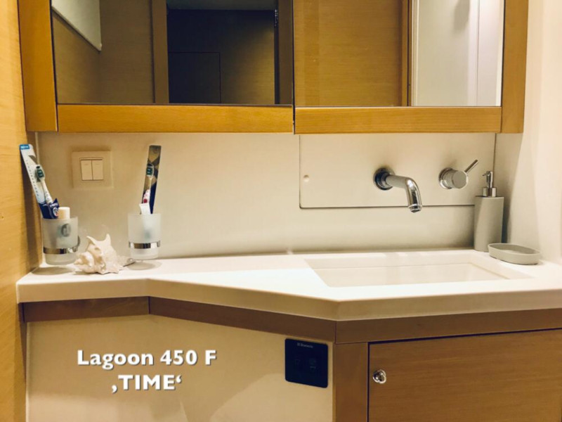 Lagoon 450 F — photo 12