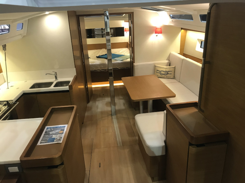 Sun Odyssey 440 — photo 5