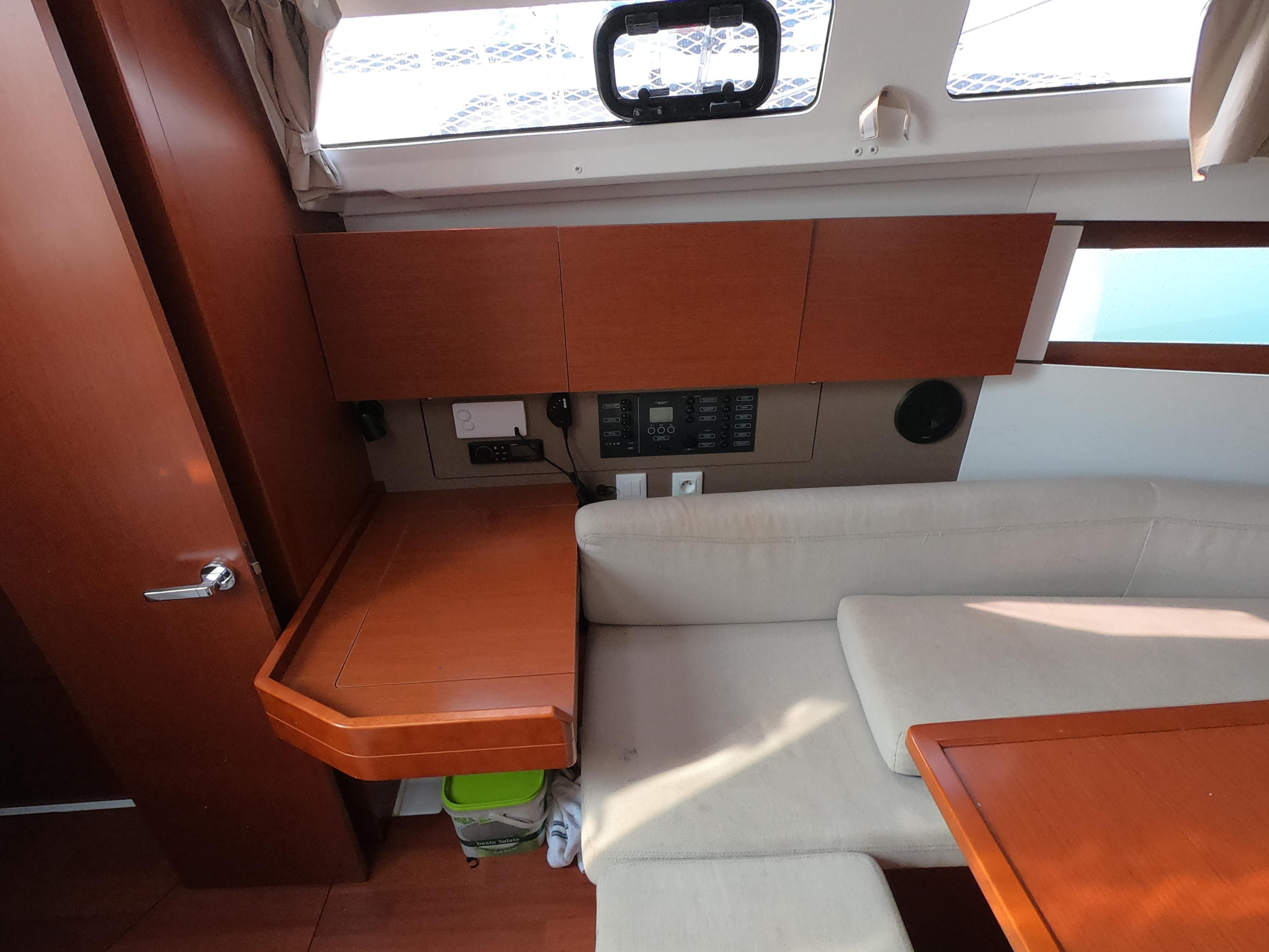 Oceanis 35.1 — photo 5