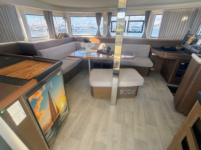 Lagoon 42 — photo 2