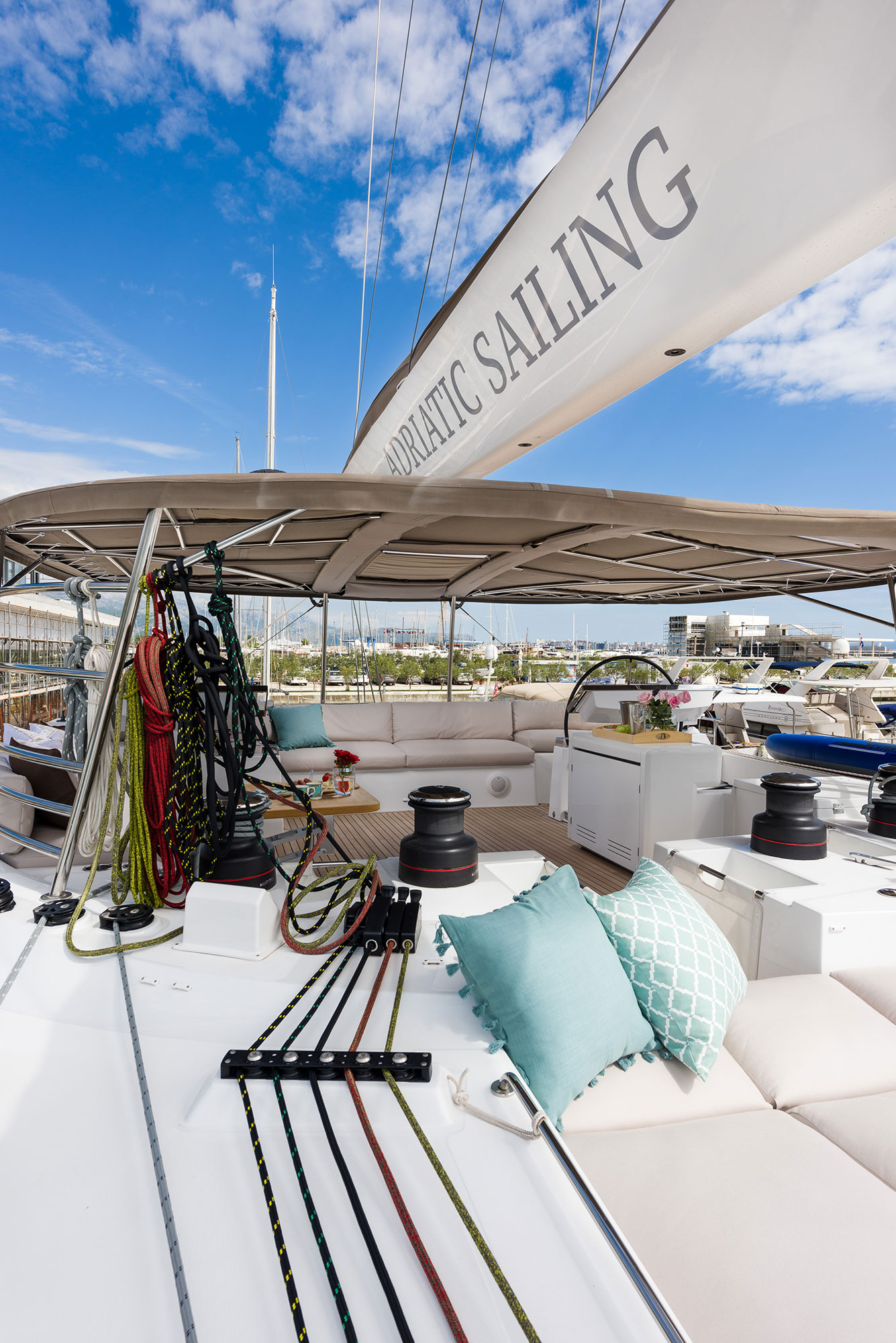 Lagoon 620 — photo 26
