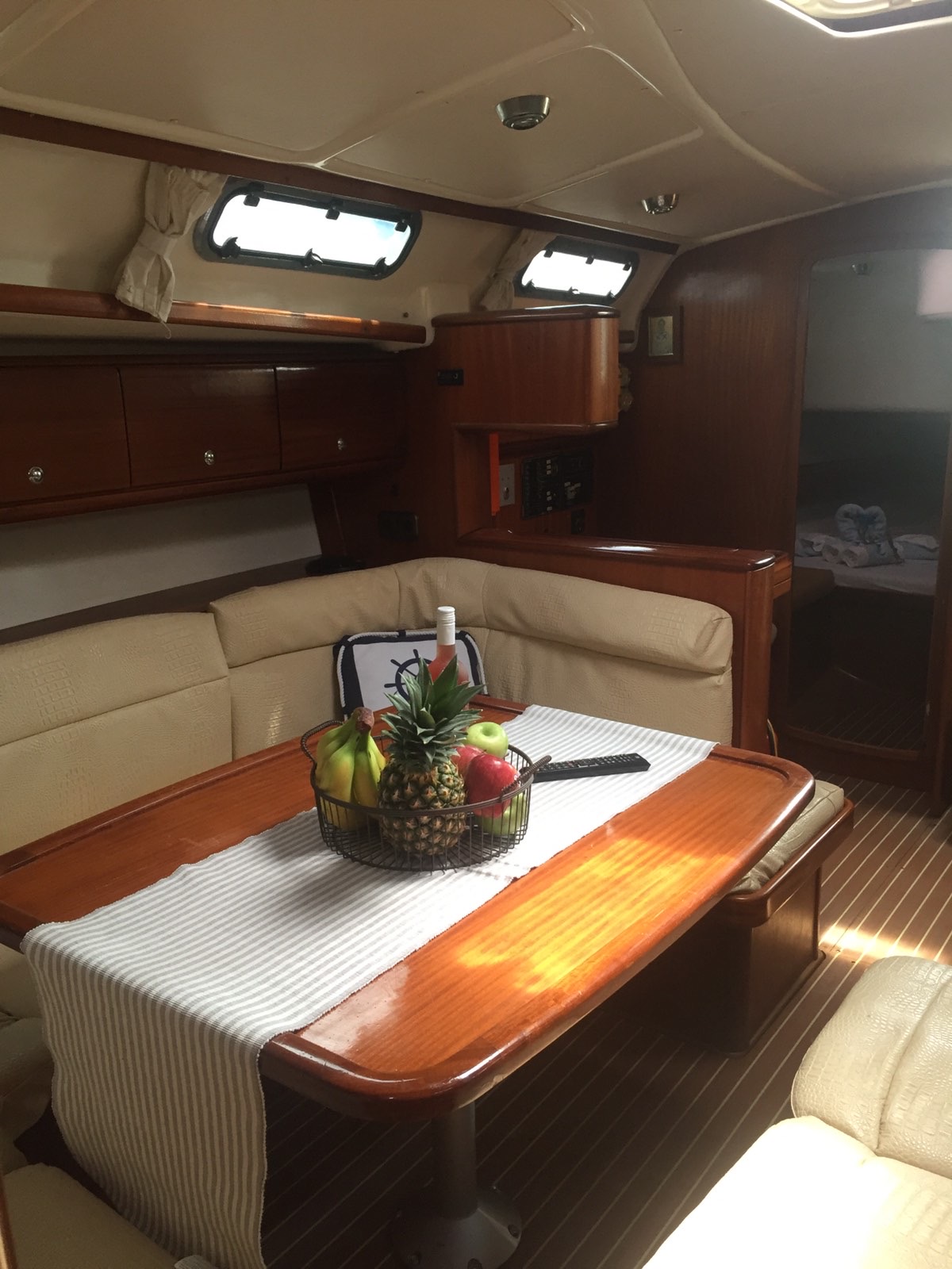 Bavaria 44 — photo 11