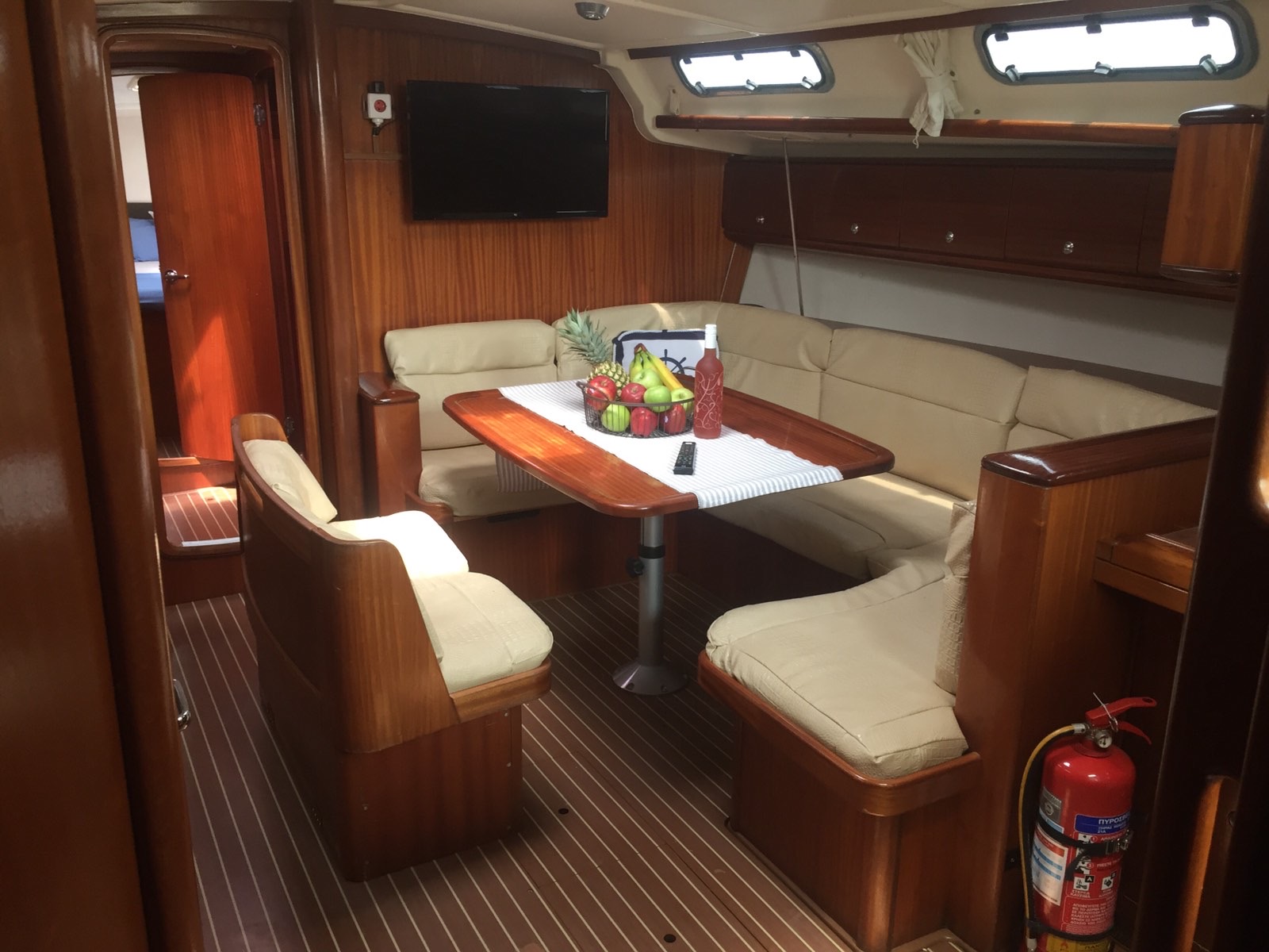 Bavaria 44 — photo 16