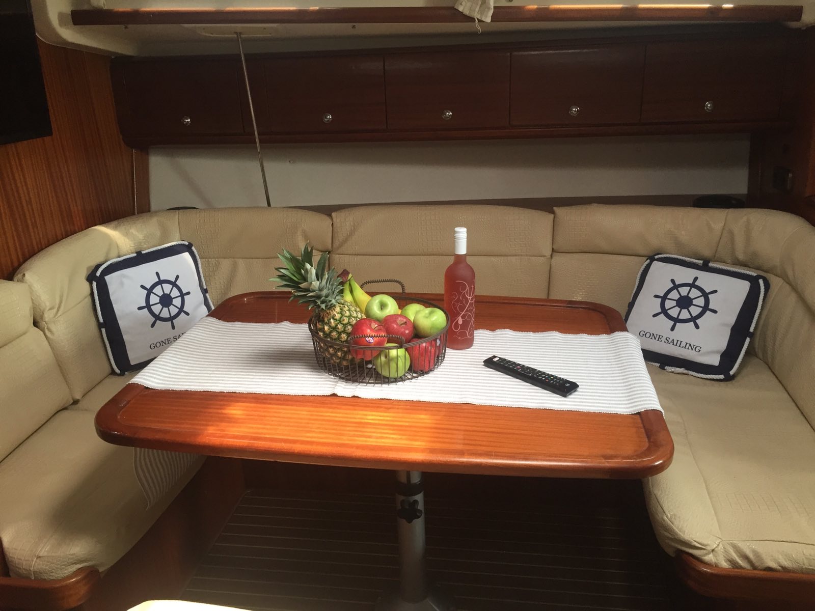 Bavaria 44 — photo 12