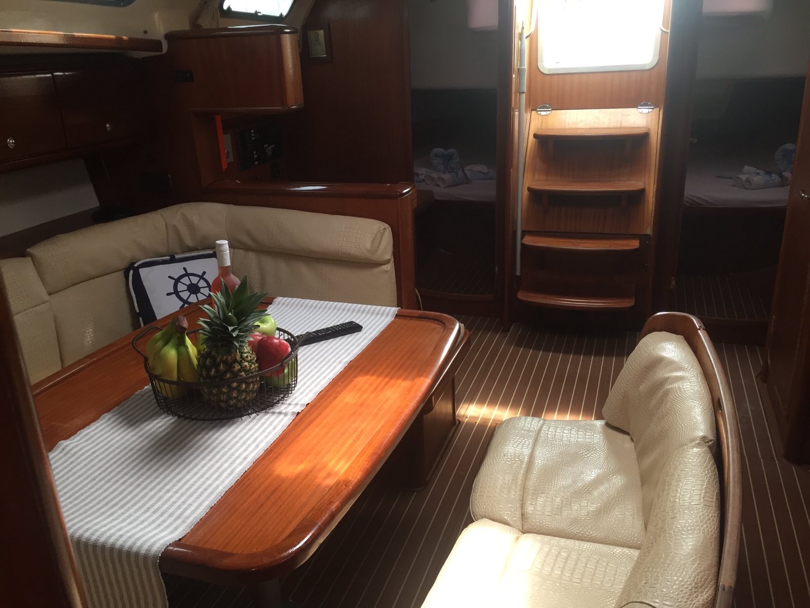 Bavaria 44 — photo 21