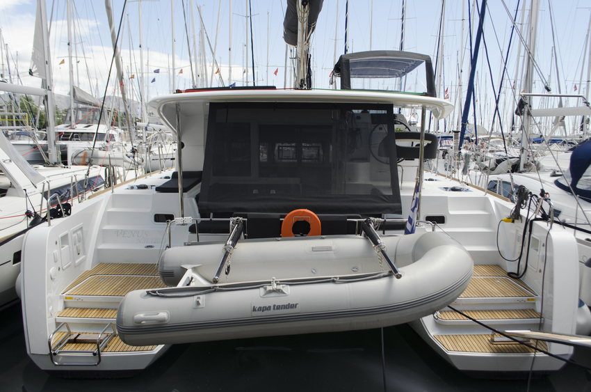 Lagoon 40 — photo 16