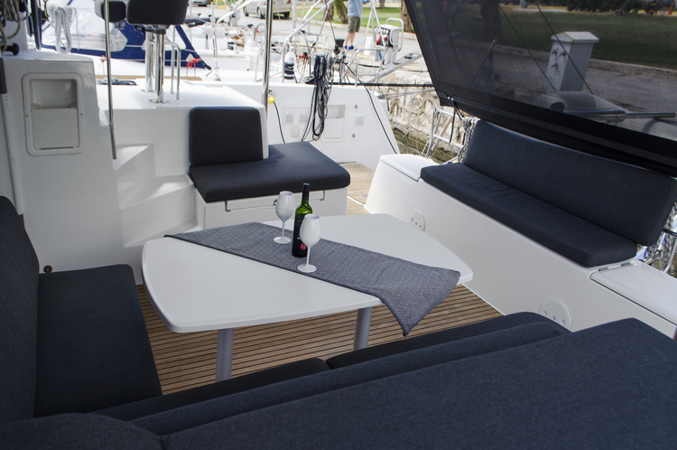 Lagoon 40 — photo 12