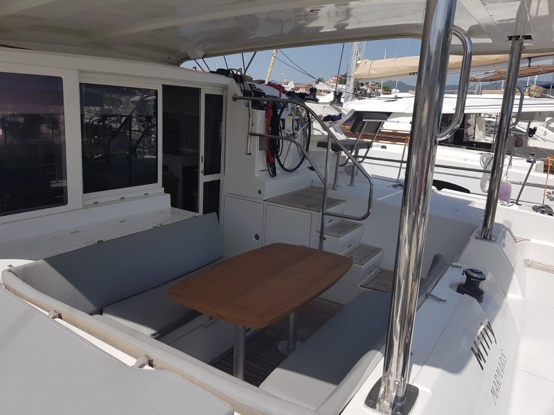 Lagoon 421 — photo 28