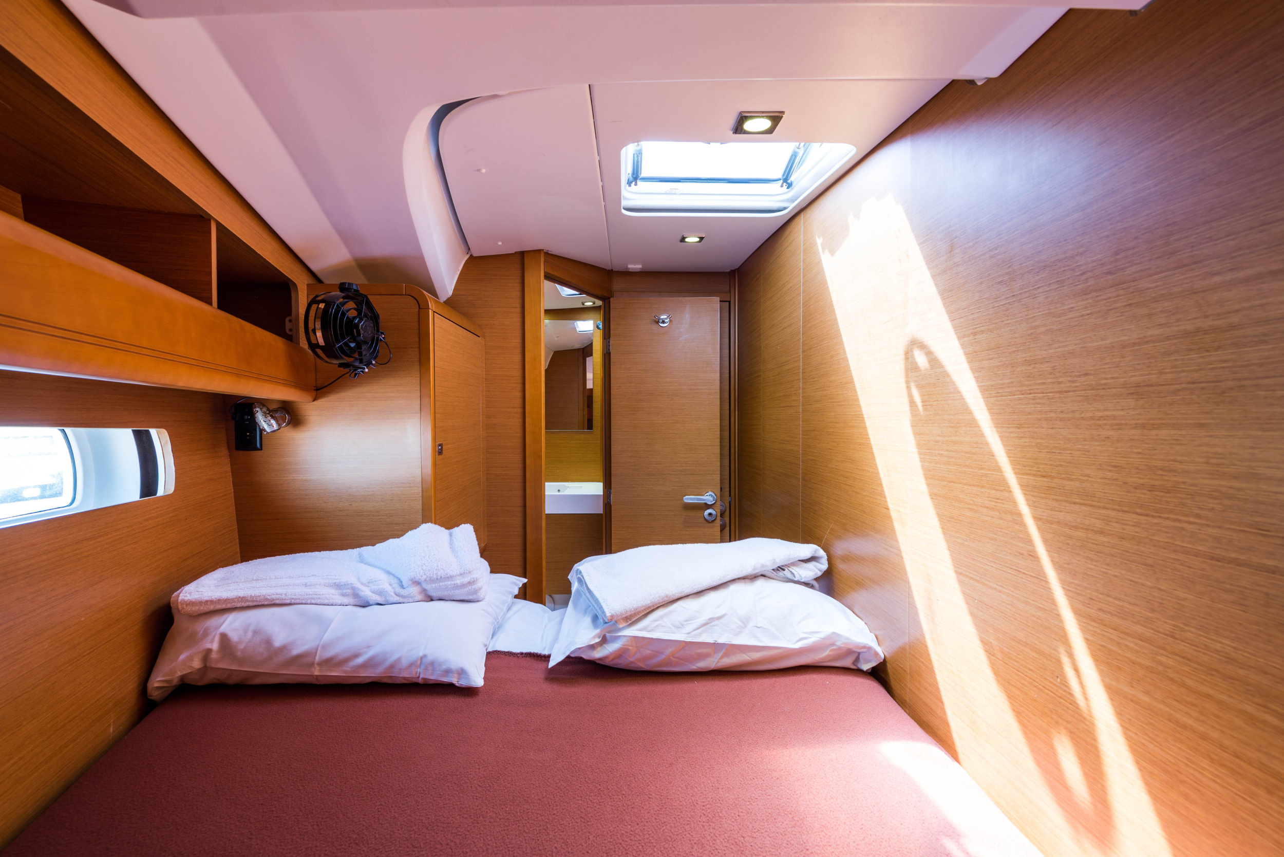 Jeanneau Sun Odyssey 469 — photo 10