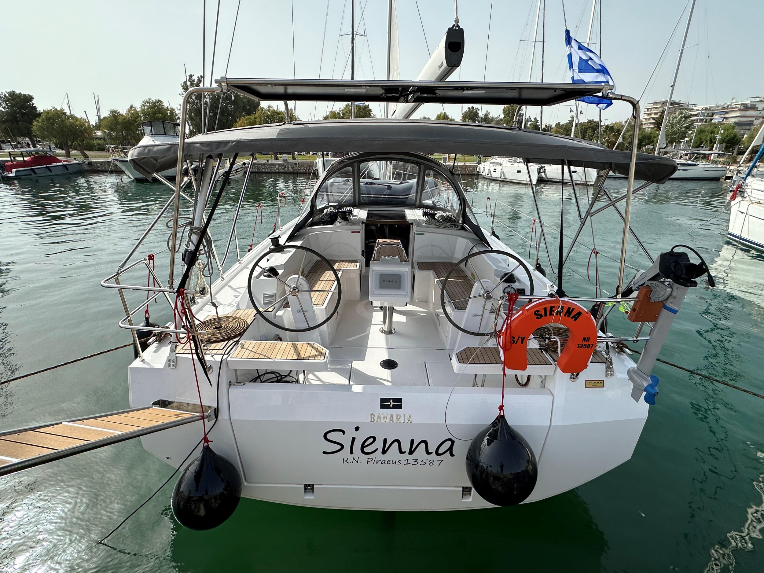 Bavaria C38 — photo 1