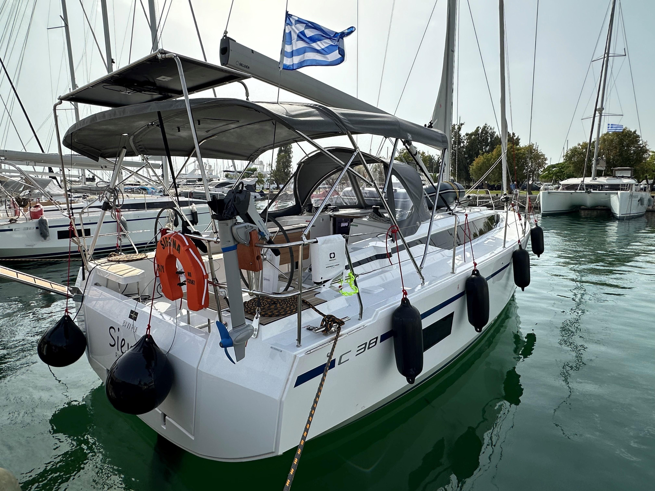 Bavaria C38 — photo 2