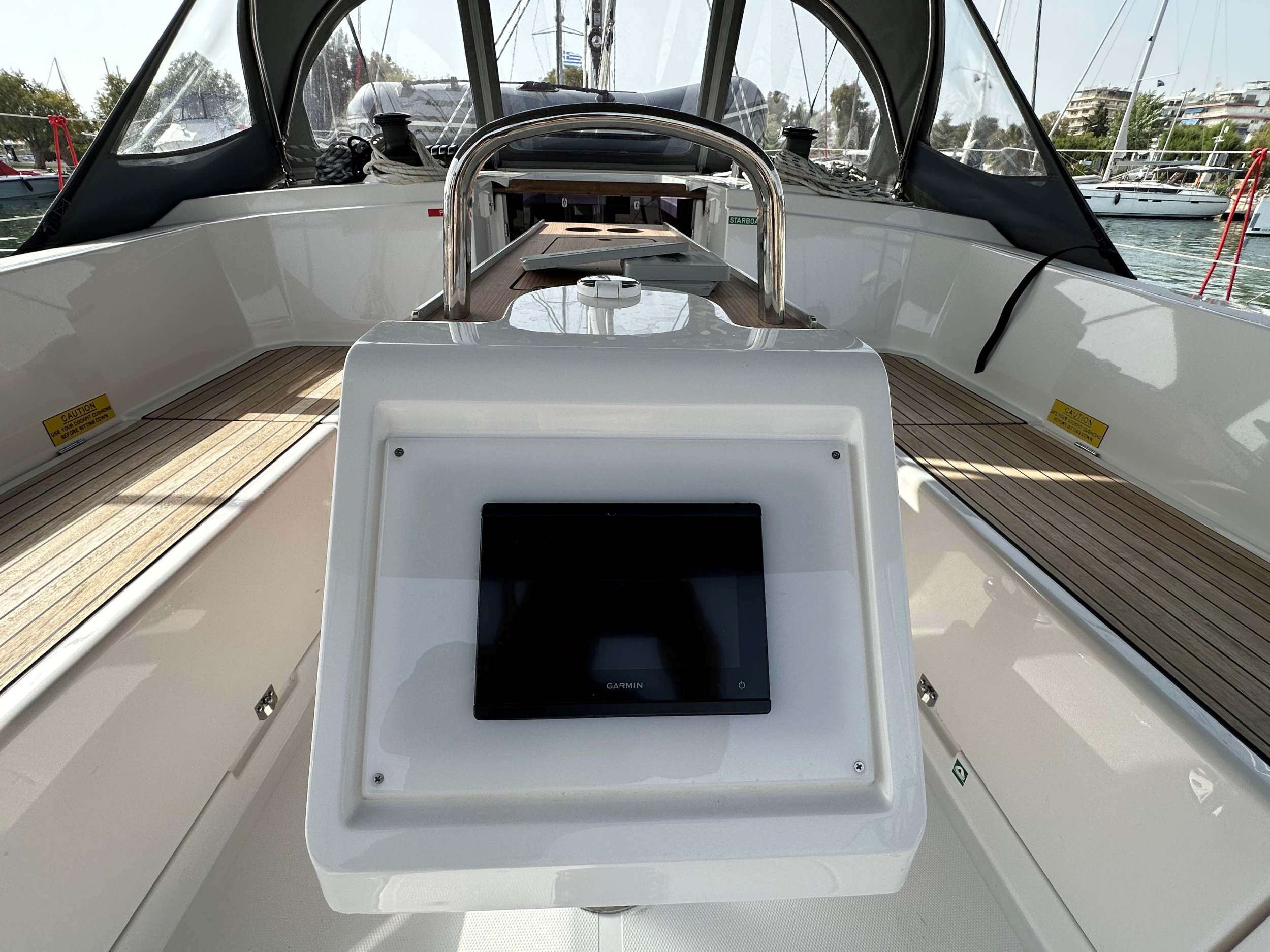 Bavaria C38 — photo 4