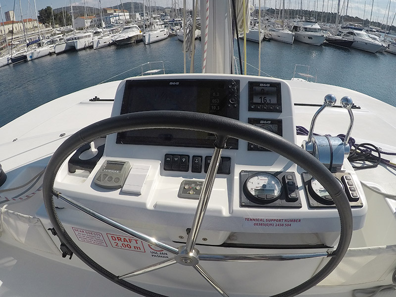 Lagoon 50 — photo 40