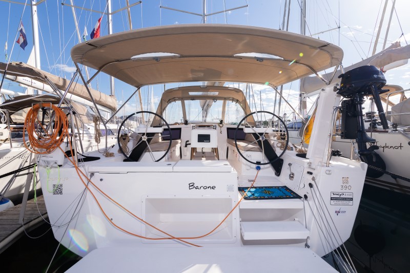 Dufour 390 GL — photo 9