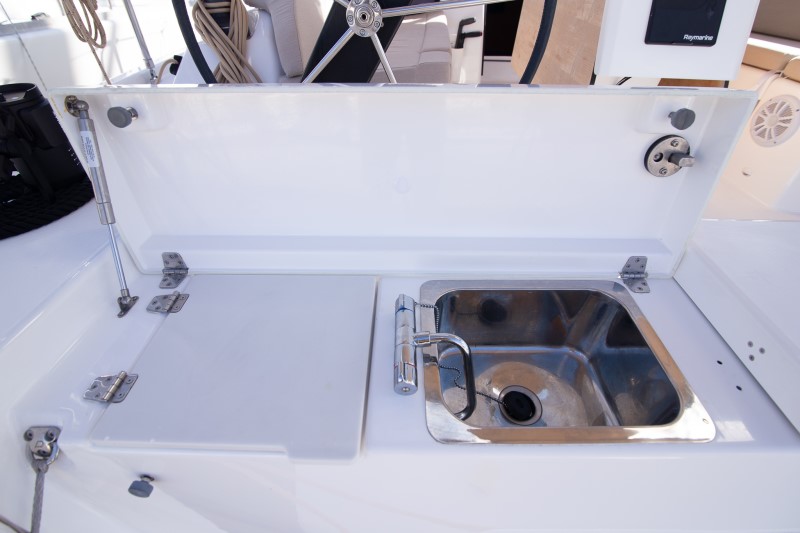 Dufour 390 GL — photo 20