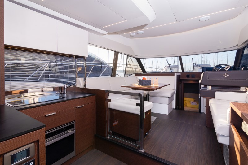 Prestige 420 Fly — photo 3