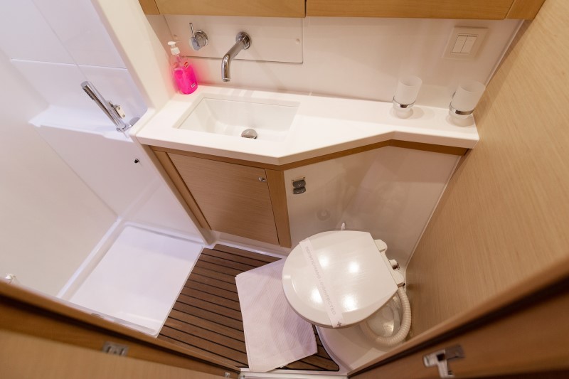 Lagoon 450 — photo 12