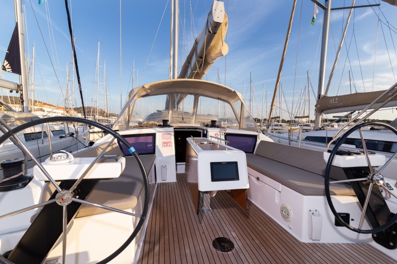 Dufour 430 GL — photo 19