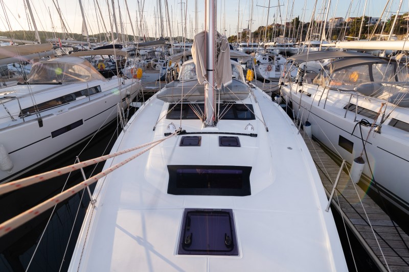 Dufour 430 GL — photo 18