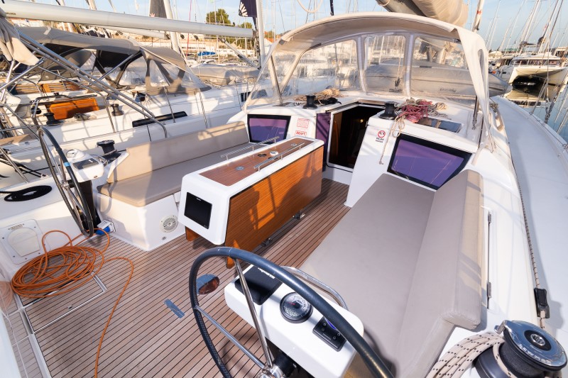 Dufour 430 GL — photo 33