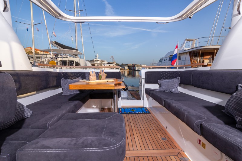 Marex 360 Cabriolet Cruiser — photo 15