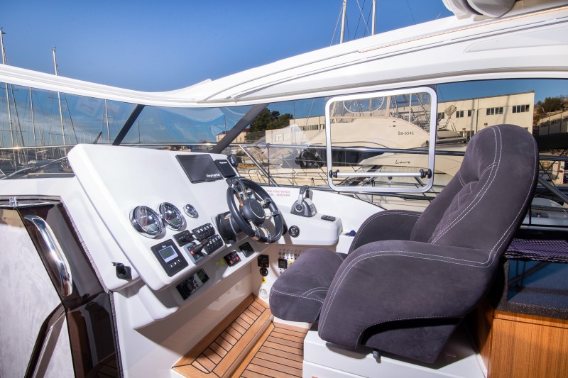 Marex 360 Cabriolet Cruiser — photo 20